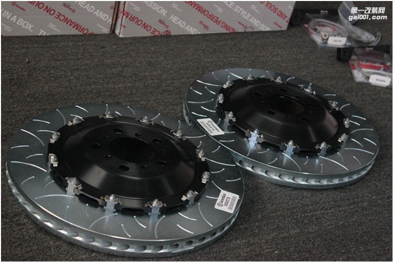 海亚：意大利brembo GTS GT-S M6 M4 竞技套件 宝马M2M3M4 奥迪A4A5S5Q5 奥迪S3 大众7R 等