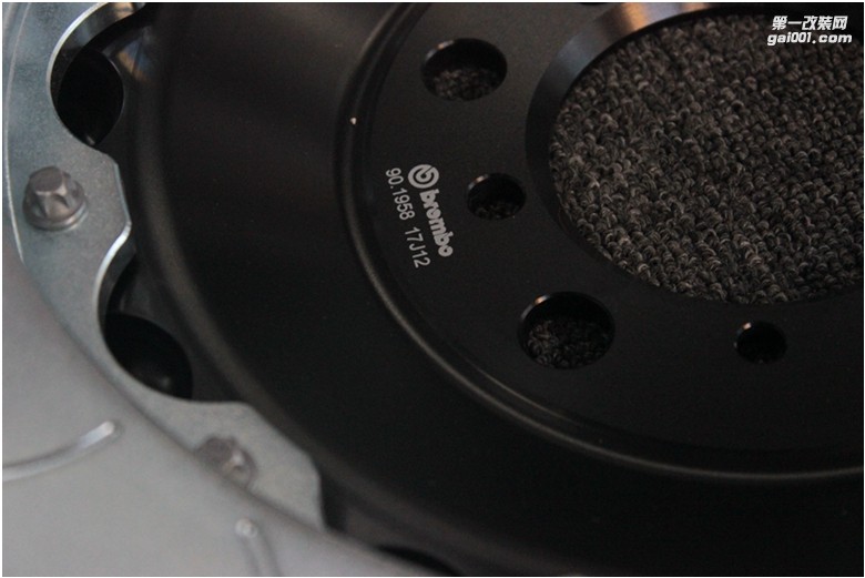 海亞：意大利brembo GTS GT-S M6 M4 競(jìng)技套件 寶馬M2M3M4 奧迪A4A5S5Q5 奧迪S3 大眾7R 等