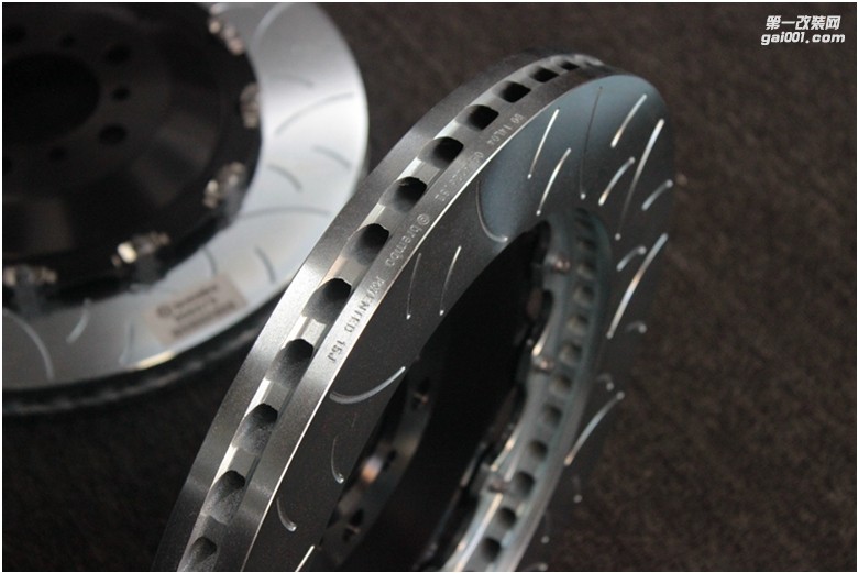 海亞：意大利brembo GTS GT-S M6 M4 競(jìng)技套件 寶馬M2M3M4 奧迪A4A5S5Q5 奧迪S3 大眾7R 等