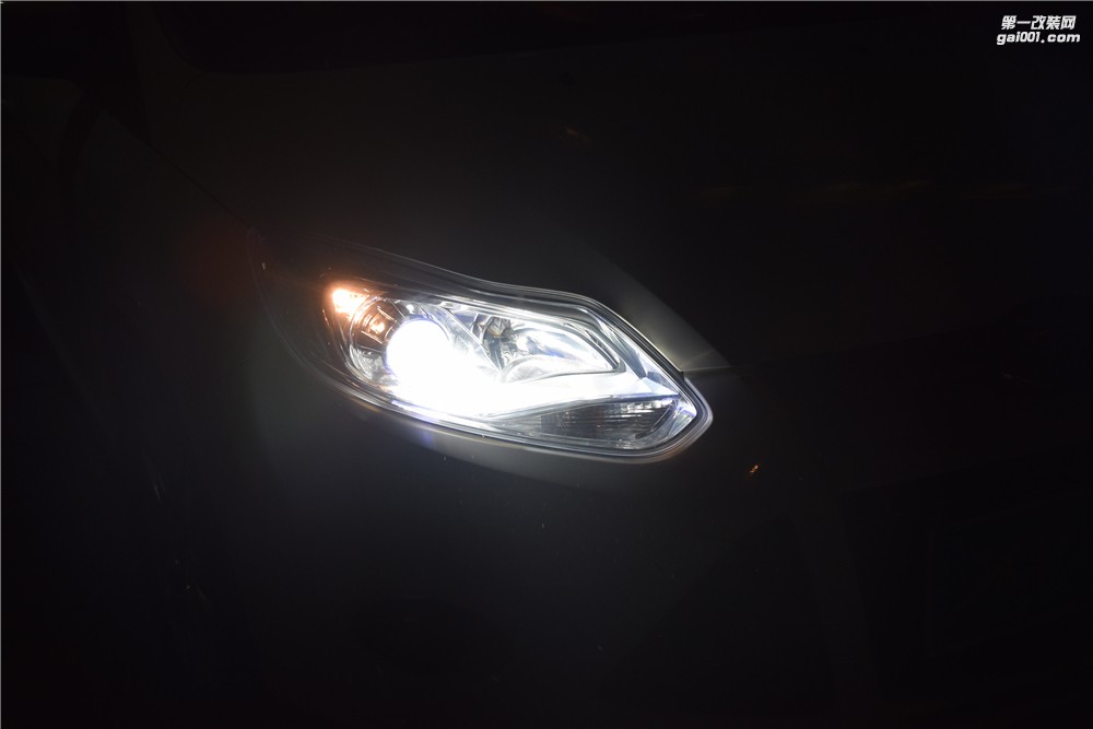 福特?？怂管嚐舾难b汽車大燈氙氣燈泡 海拉5雙光透鏡 LED日間行車燈四川鑫帕車燈實(shí)體店改裝升級(jí)