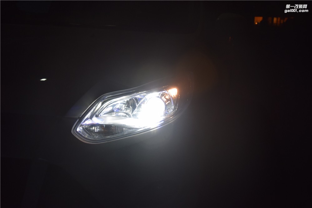 福特?？怂管嚐舾难b汽車大燈氙氣燈泡 海拉5雙光透鏡 LED日間行車燈四川鑫帕車燈實(shí)體店改裝升級(jí)