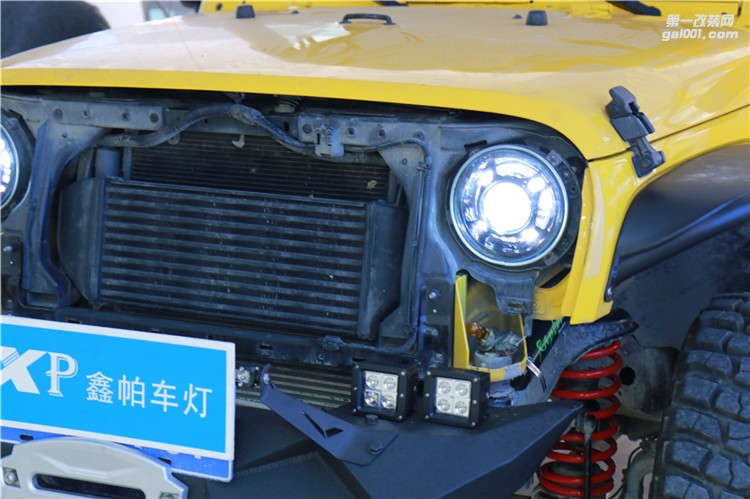 jeep吉普牧馬人汽車大燈改裝車燈歐司朗增亮氙氣燈泡進(jìn)口全新拆海拉5雙光透鏡LED日間行車燈