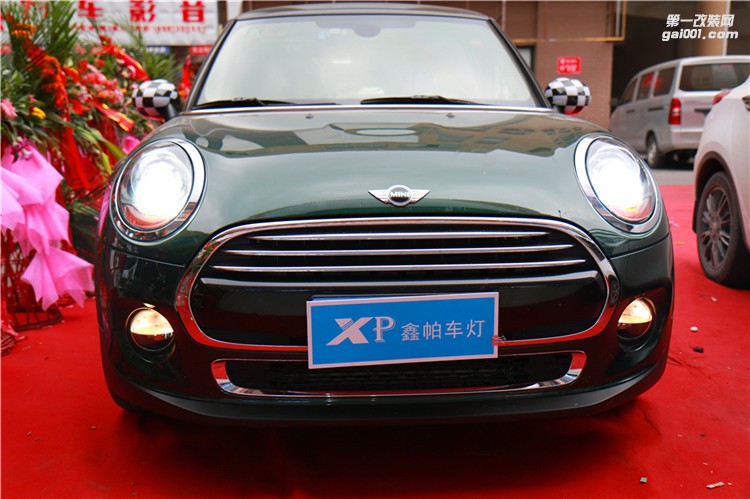 成都寶馬迷你mini汽車大燈改裝車燈飛利浦歐司朗氙氣燈泡進口全新拆車海拉5雙光透鏡氙氣燈LED日間行車燈高配氙氣燈總成四川鑫帕車燈實體店改裝