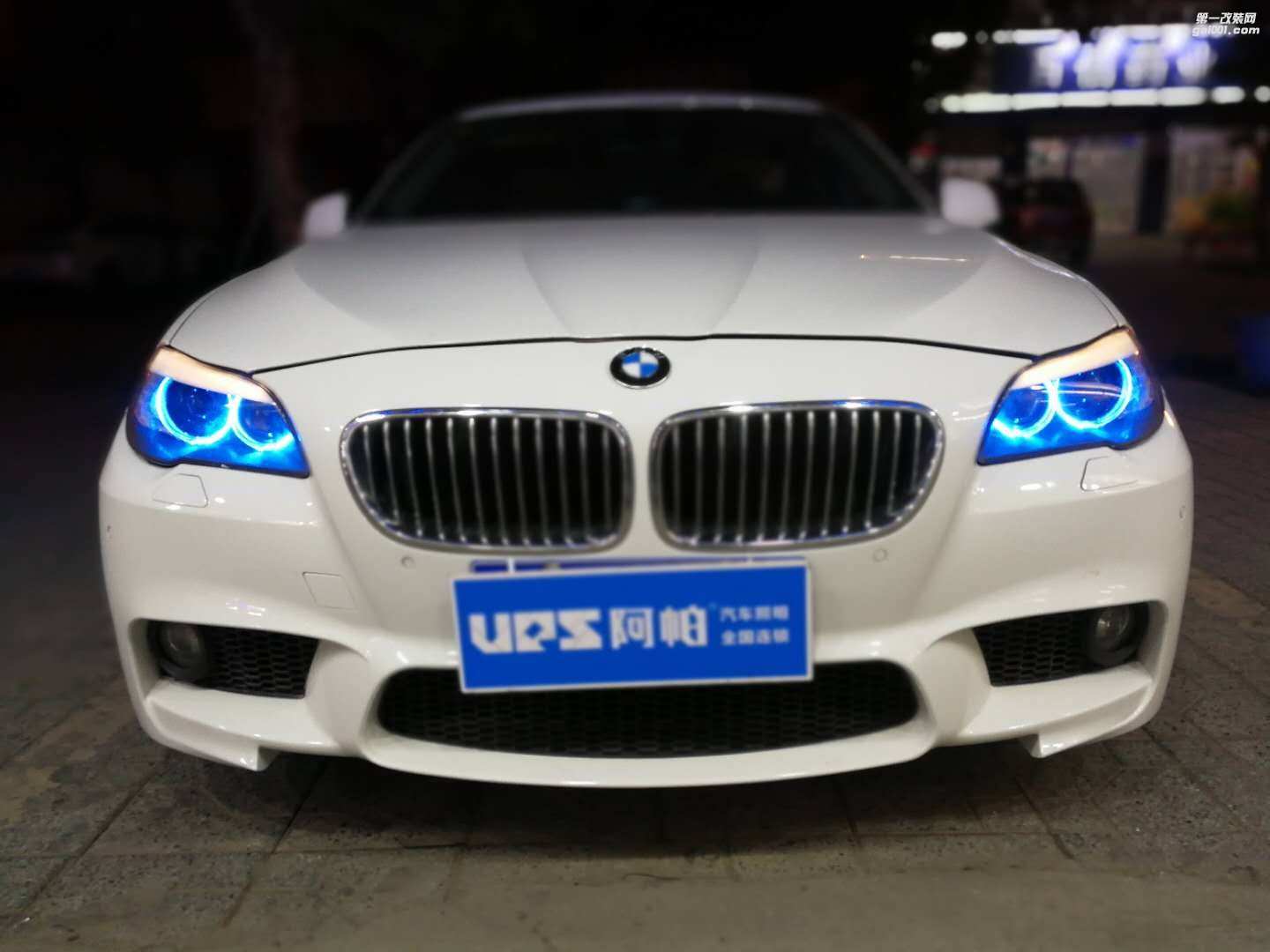 寶馬5系525 520 535汽車大燈改裝車燈氙氣燈四海拉透鏡藍色天使眼紅色惡魔眼