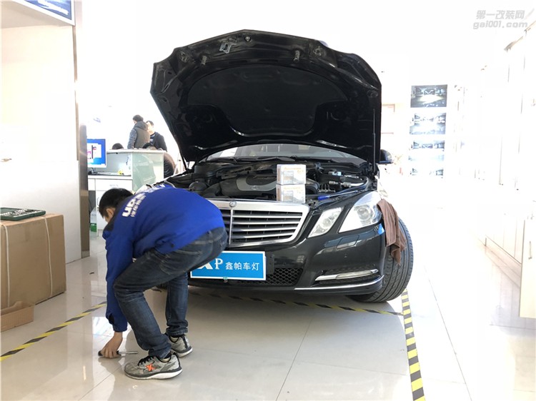 奔馳E260 180 300 320汽車大燈改裝車燈氙氣燈新款高配全LED車燈總成日間行車燈