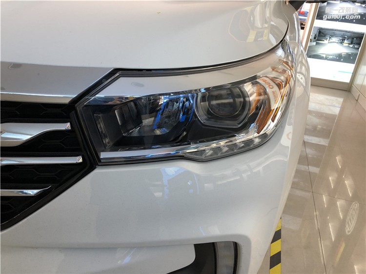 廣汽傳祺GS4成都改裝車燈氙氣燈海拉雙光透鏡歐司朗 飛利浦LED日間行車燈四川鑫帕車燈實體店改裝
