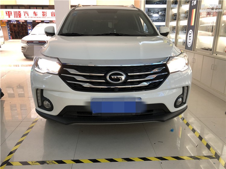 廣汽傳祺GS4成都改裝車燈氙氣燈海拉雙光透鏡歐司朗 飛利浦LED日間行車燈四川鑫帕車燈實體店改裝