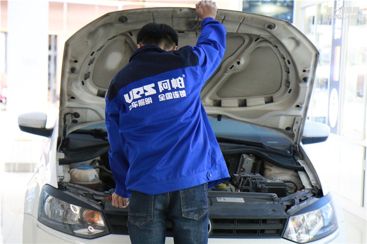 成都大眾polo改裝車燈氙氣燈四海拉5雙光透鏡LED日間行車燈