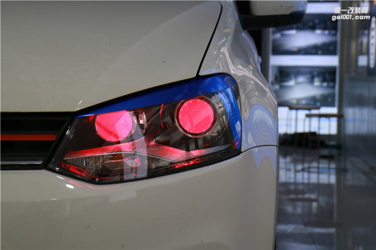 成都大眾polo改裝車燈氙氣燈四海拉5雙光透鏡LED日間行車燈