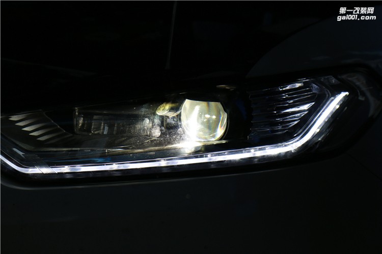 成都福特新蒙迪歐改裝車燈汽車大燈總成 高配LED雙光透鏡四川鑫帕車燈實體店安裝升級