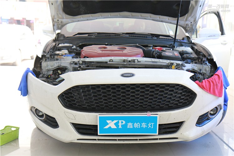 成都福特新蒙迪歐改裝車燈汽車大燈總成 高配LED雙光透鏡四川鑫帕車燈實體店安裝升級