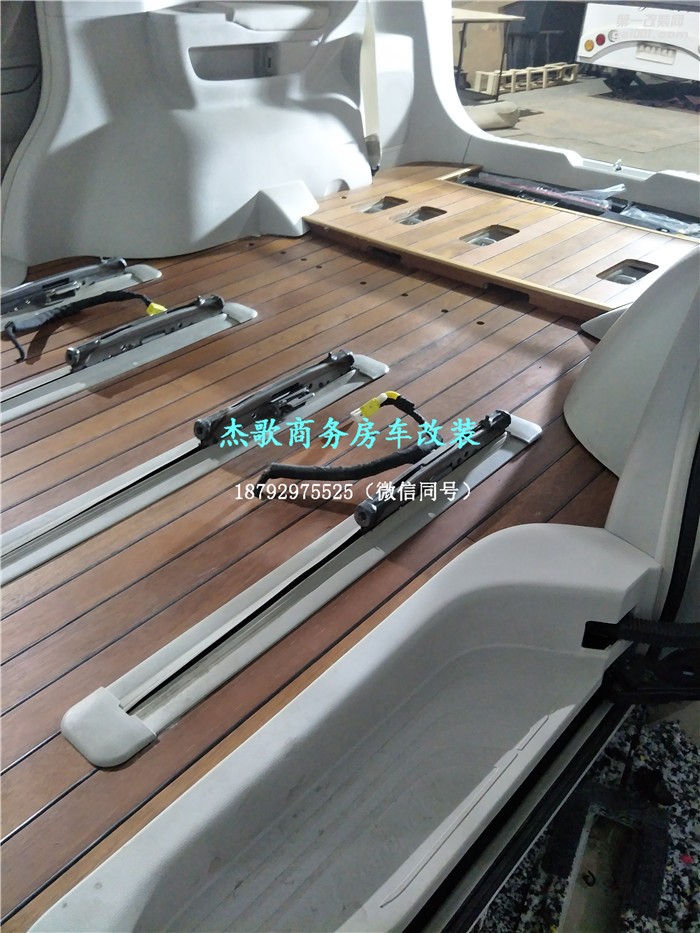 西安汽车改装国产MPV叫板啦！———广汽传祺GM8最新内饰升级游艇木地板案例展示！