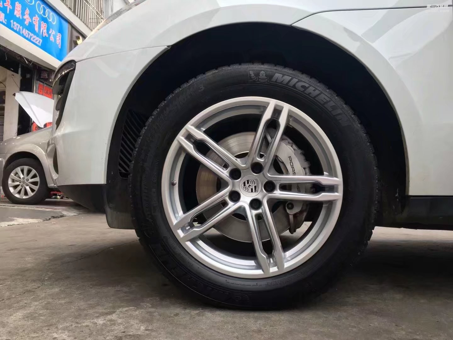 保時(shí)捷 Macan ，換 原廠 19寸 完工！