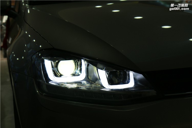 成都高爾夫7改裝雙U型LED大燈總成 日間行車燈海拉5雙光透鏡鑫帕車燈改裝