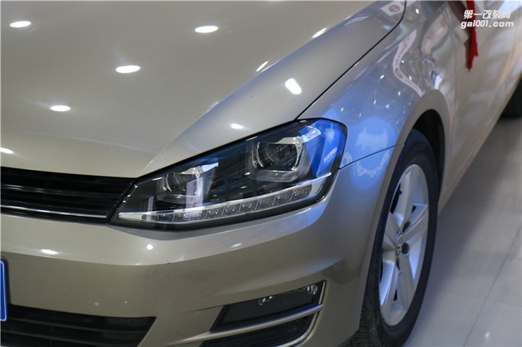 成都高爾夫7改裝雙U型LED大燈總成 日間行車燈海拉5雙光透鏡鑫帕車燈改裝