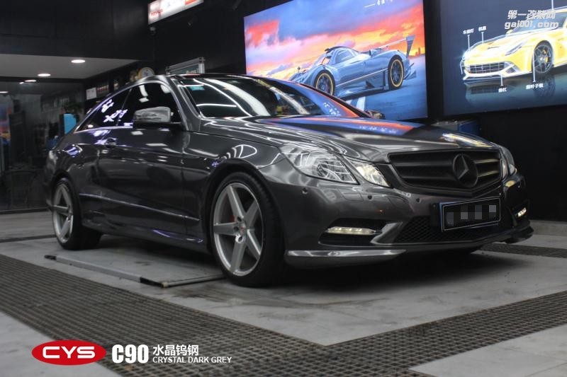 成都靚車匯青羊店奔馳E200水晶鎢鋼汽車改色貼膜