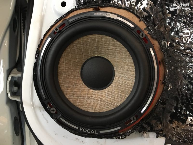 汕頭市星悅汽車(chē)音響本田飛度隔音降噪音噪聲莫入音響改裝勁浪PS165F3三分頻進(jìn)入“發(fā)燒”狀態(tài)