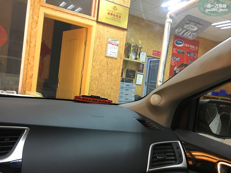 唐山樂暢汽車音響改裝解說A柱倒模