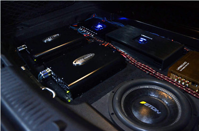武汉奔驰E300L—发烧级—伊顿ARC强强联合打造不一样的音乐之声