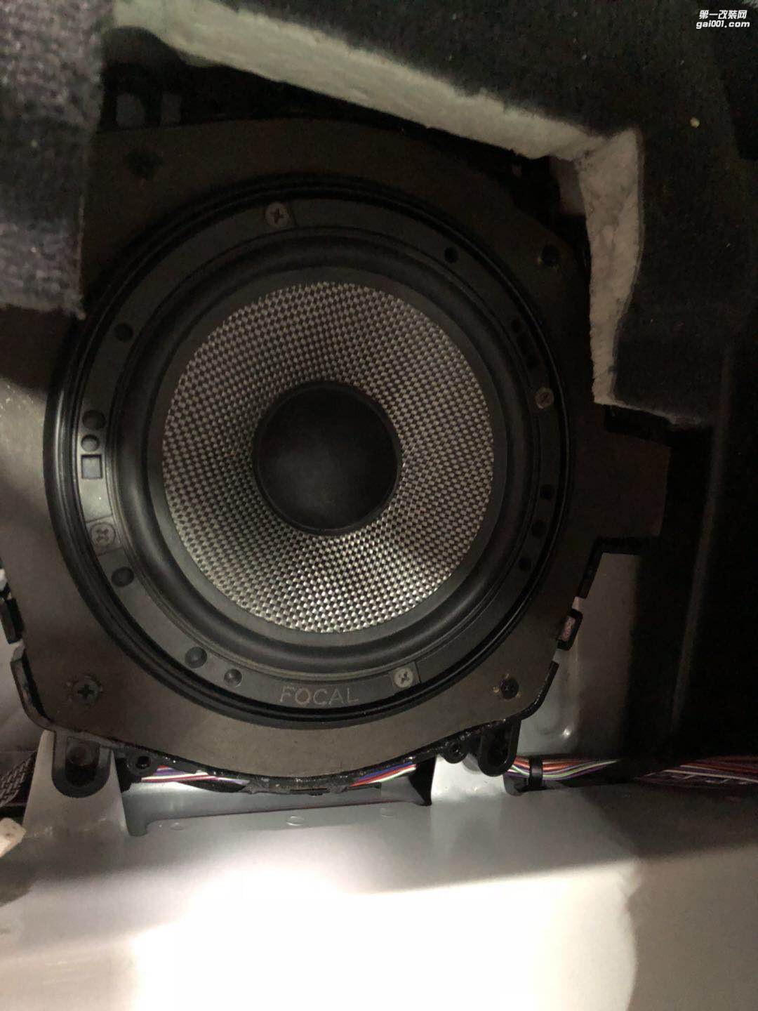 汕頭市星悅汽車音響寶馬X3嫌棄渣音質(zhì)，寶馬X3改裝勁浪165AS3三分頻煥發(fā)新“聲”