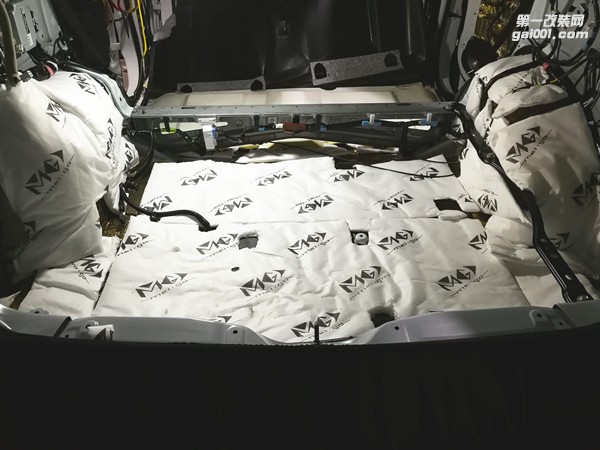 泉州山水汽車音響改裝 雷克薩斯全車隔音 雷克薩斯RX200全車隔音