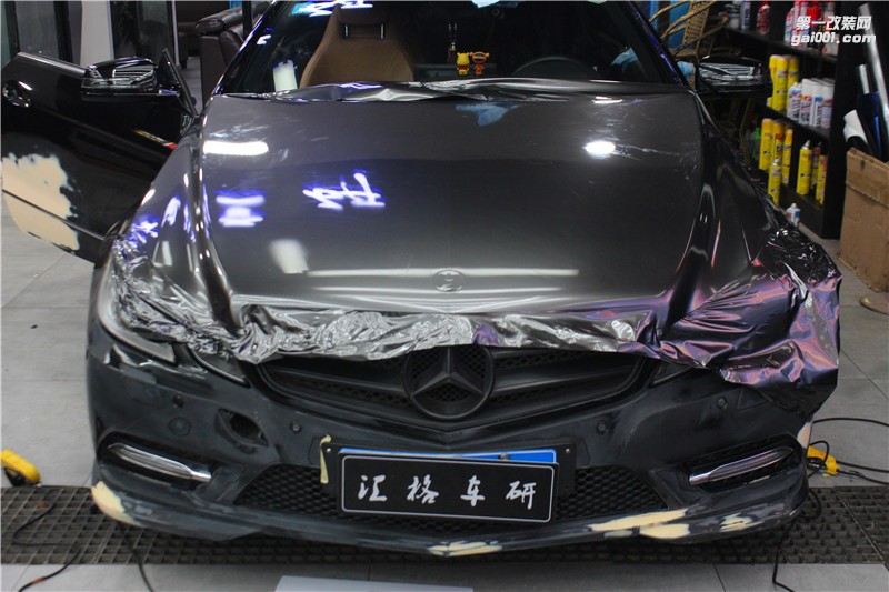 長沙奔馳改水晶鎢鋼 汽車改色貼膜 進口改色膜車衣裳