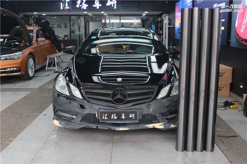 長沙奔馳改水晶鎢鋼 汽車改色貼膜 進口改色膜車衣裳