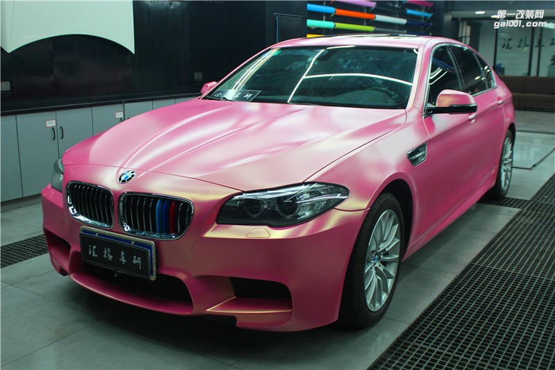 長(zhǎng)沙汽車改色貼膜寶馬全車鉆石金粉進(jìn)口車衣裳改色膜