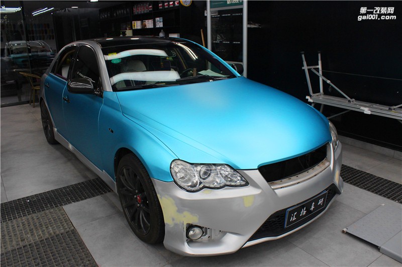 長(zhǎng)沙進(jìn)口車(chē)身改色膜 豐田銳志施工綢緞冰藍(lán)