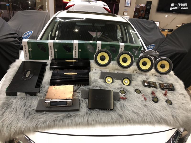 汕頭市星悅汽車音響本田思域音響改裝大變身細(xì)品音樂之樂勁浪ES165KX3三分頻英國創(chuàng)世紀(jì)德國蟒蛇隔音降噪