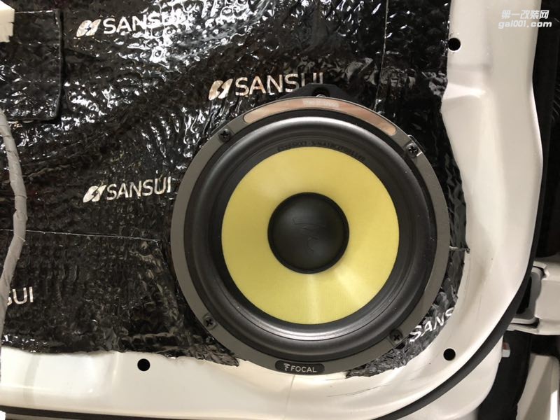 汕頭市星悅汽車音響本田思域音響改裝大變身細(xì)品音樂之樂勁浪ES165KX3三分頻英國創(chuàng)世紀(jì)德國蟒蛇隔音降噪