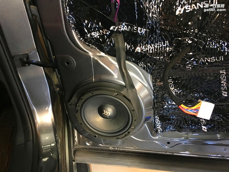 唐山汽車音響改裝--長安CS75升級魔雷喇叭