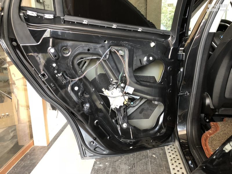 汕頭市星悅汽車音響改裝寶馬X6遇上星悅寶馬專車專用套餐音質(zhì)飆升無(wú)音樂(lè)不上路營(yíng)造一個(gè)屬于自己的音樂(lè)世界