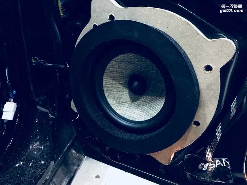 汕頭市星悅汽車音響馬自達(dá)阿特茲音響改裝FOCAL法國(guó)勁浪汽車音響暢聽(tīng)好音樂(lè)享受音樂(lè)所帶來(lái)的美