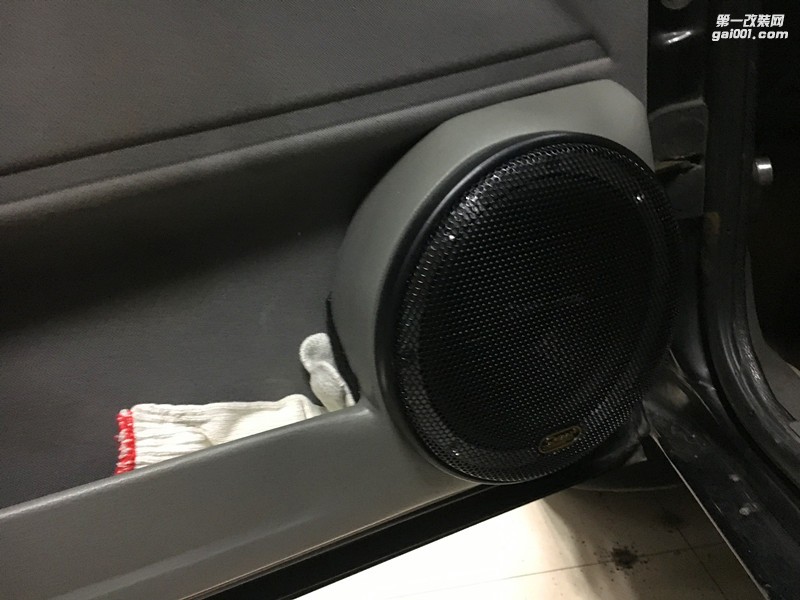 唐山汽車音響改裝桑塔納--音樂之美