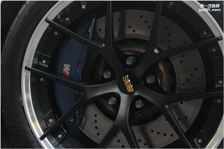 海亞：寶馬M5 升級 BBS RI-S 20寸 兩片鍛造輪轂
