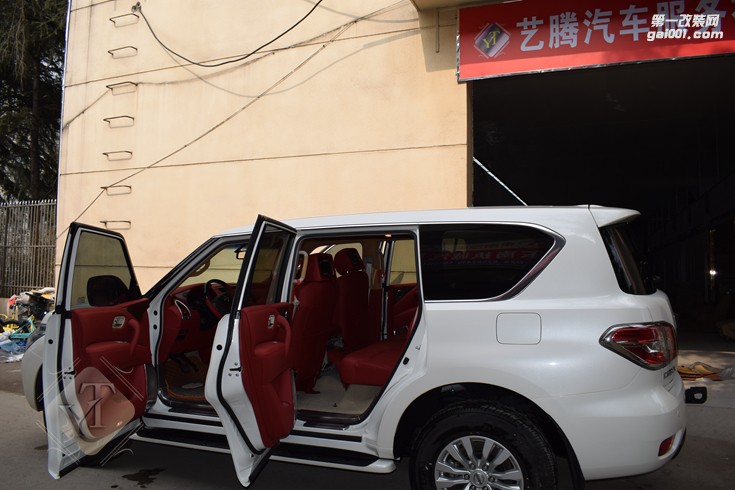 成都藝騰汽車內(nèi)飾改裝 途樂內(nèi)飾改裝干椒紅