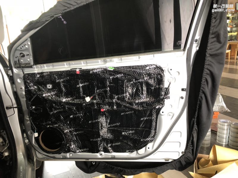 廣東汕頭市星悅汽車音響改裝豐田雷凌汽車音響改裝音響意大利赫茲套裝享受美妙歌曲帶來的輕松懈意