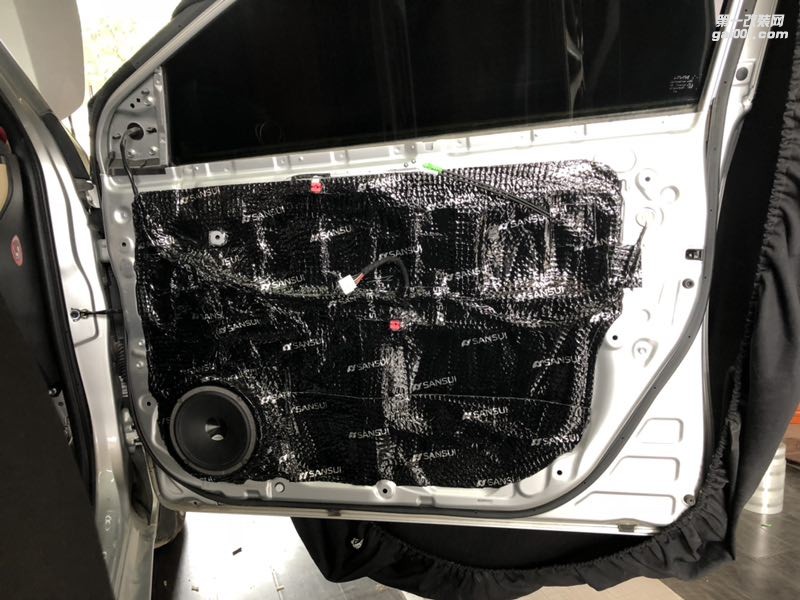 廣東汕頭市星悅汽車音響改裝豐田雷凌汽車音響改裝音響意大利赫茲套裝享受美妙歌曲帶來的輕松懈意