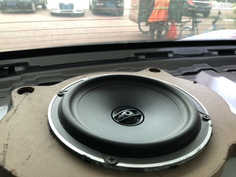廣東汕頭市星悅汽車音響改裝豐田雷凌汽車音響改裝音響意大利赫茲套裝享受美妙歌曲帶來的輕松懈意