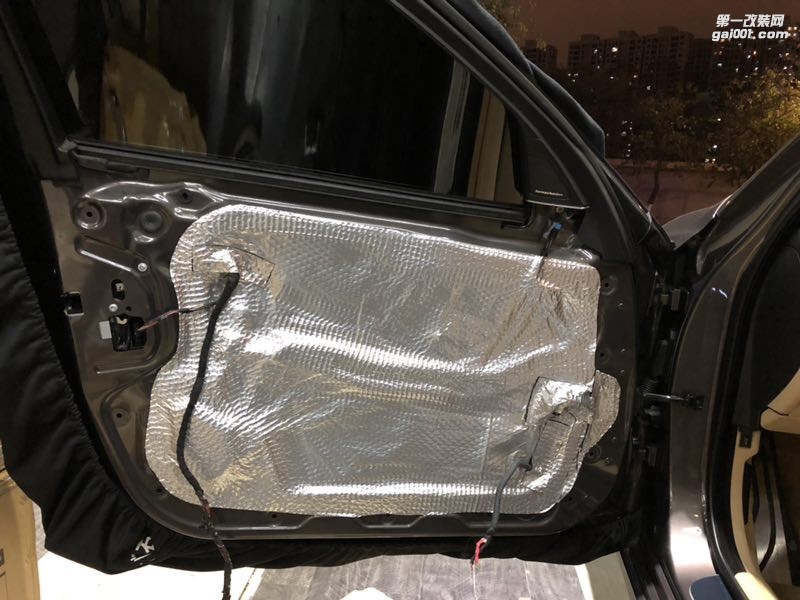 汕頭市星悅汽車音響改裝寶馬5系四門STEG史泰格隔音降噪降低行車時的風(fēng)燥不再“吵鬧”