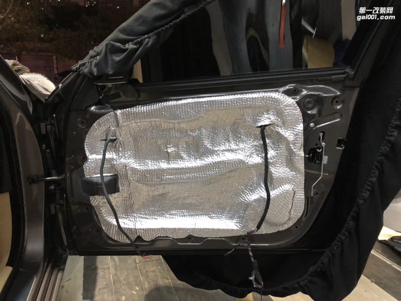 汕頭市星悅汽車音響改裝寶馬5系四門STEG史泰格隔音降噪降低行車時的風(fēng)燥不再“吵鬧”