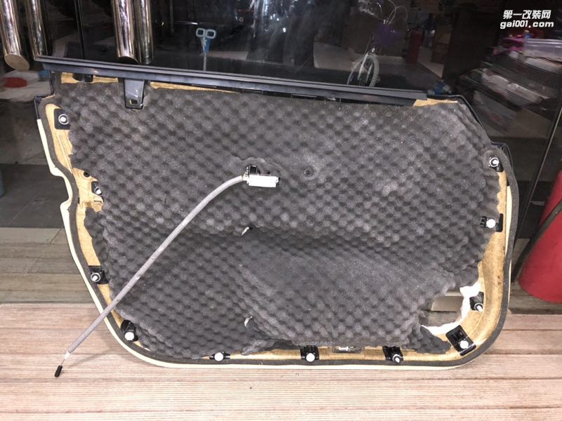 汕頭市星悅汽車音響改裝寶馬5系四門STEG史泰格隔音降噪降低行車時的風(fēng)燥不再“吵鬧”