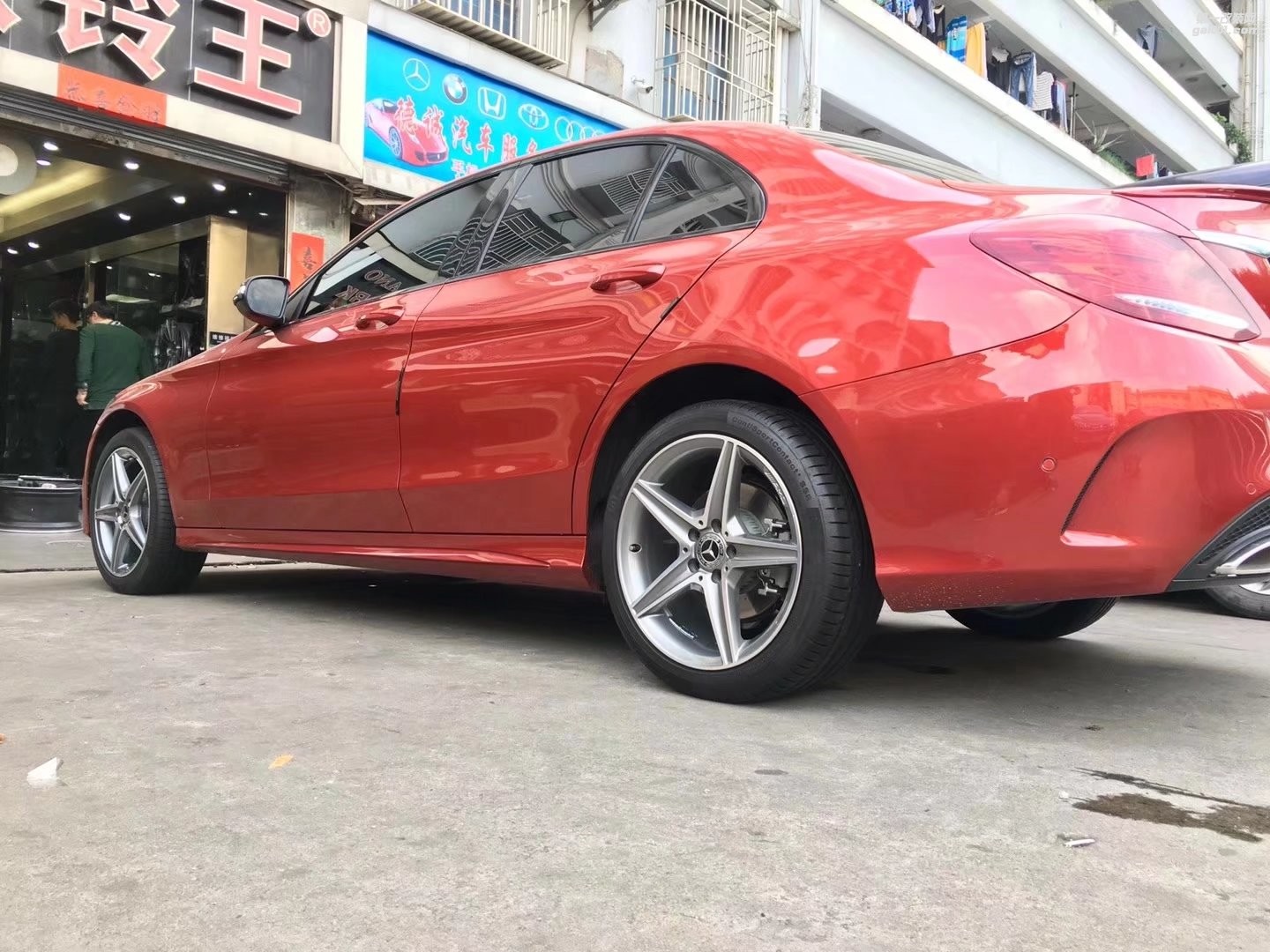 奔馳，換 原裝 18寸 AMG 完工！