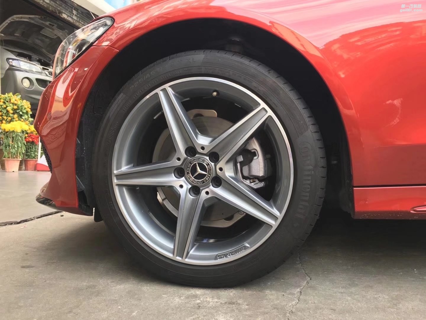 奔馳，換 原裝 18寸 AMG 完工！