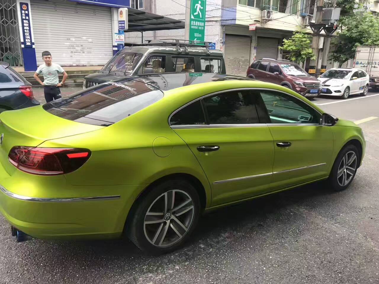 成都全車改色貼膜大眾CC全車貼膜改色電光綠金屬冰綠