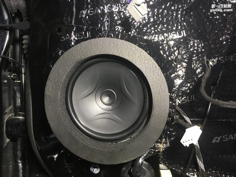 福特蒙迪歐原車音響不夠好？汕頭市星悅汽車音響告訴你汽車音響還可以這么改！四門3層隔音降噪