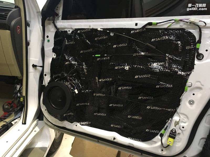 豐田普拉多給你的愛(ài)車一副“金嗓子” 汕頭市星悅汽車音響改裝定制享受天籟聲音