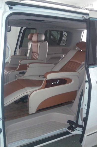 日產(chǎn)貴士改裝內(nèi)飾航空座椅，孔易改裝車精心打造商務(wù)內(nèi)飾