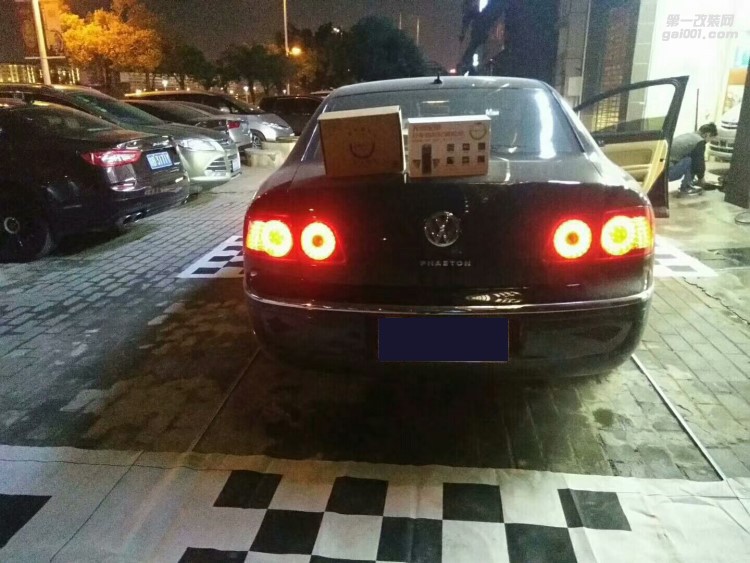 【西安億之星】大眾輝騰改裝360度全景倒車系統(tǒng)